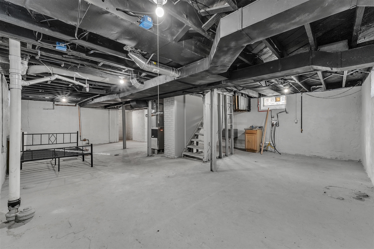 10904 N Mogul Street, Detroit, MI, 48224-2483