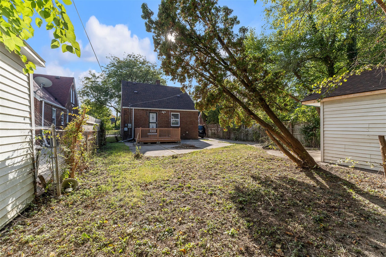 10904 N Mogul Street, Detroit, MI, 48224-2483