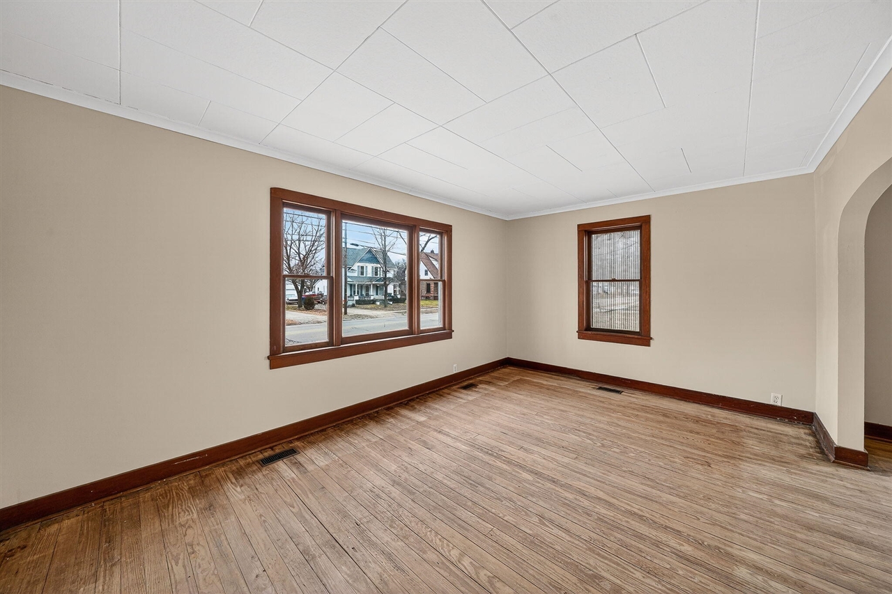 Homes for sale in Dowagiac, MI | 304 E Prairie Ronde St, Dowagiac, MI 49047 | MLS# 70518656