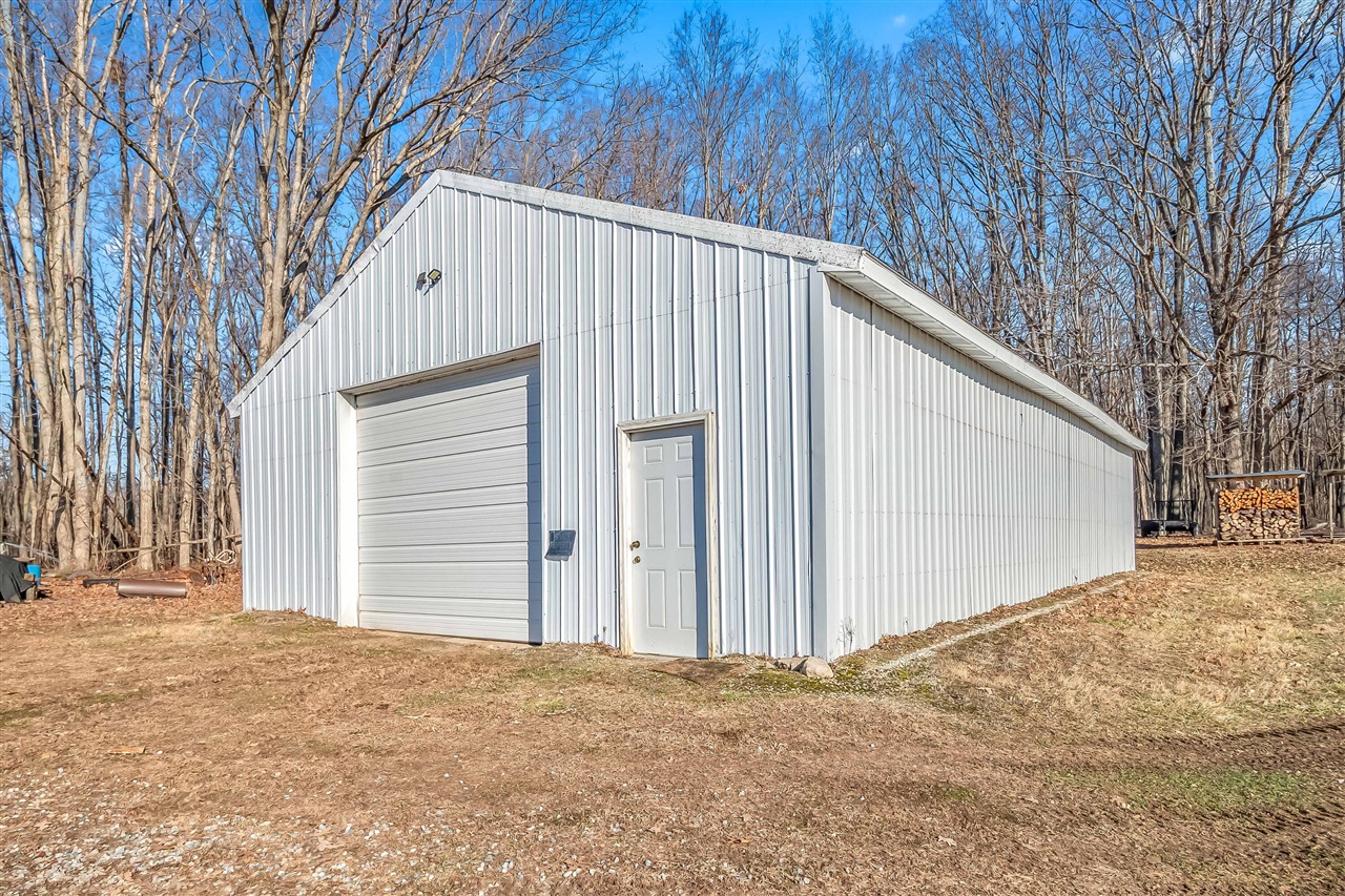 2704 Woods View Drive, Hillsdale, MI, 49242-9021