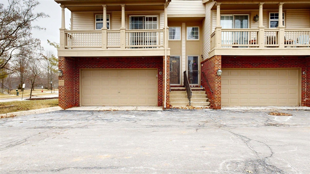 2890 Barclay Way, Ann Arbor, MI, 48105-9455