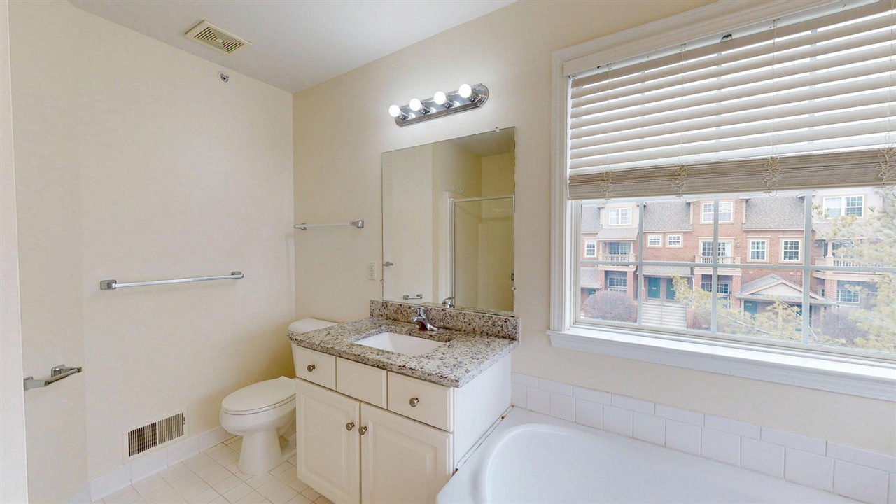 2890 Barclay Way, Ann Arbor, MI, 48105-9455