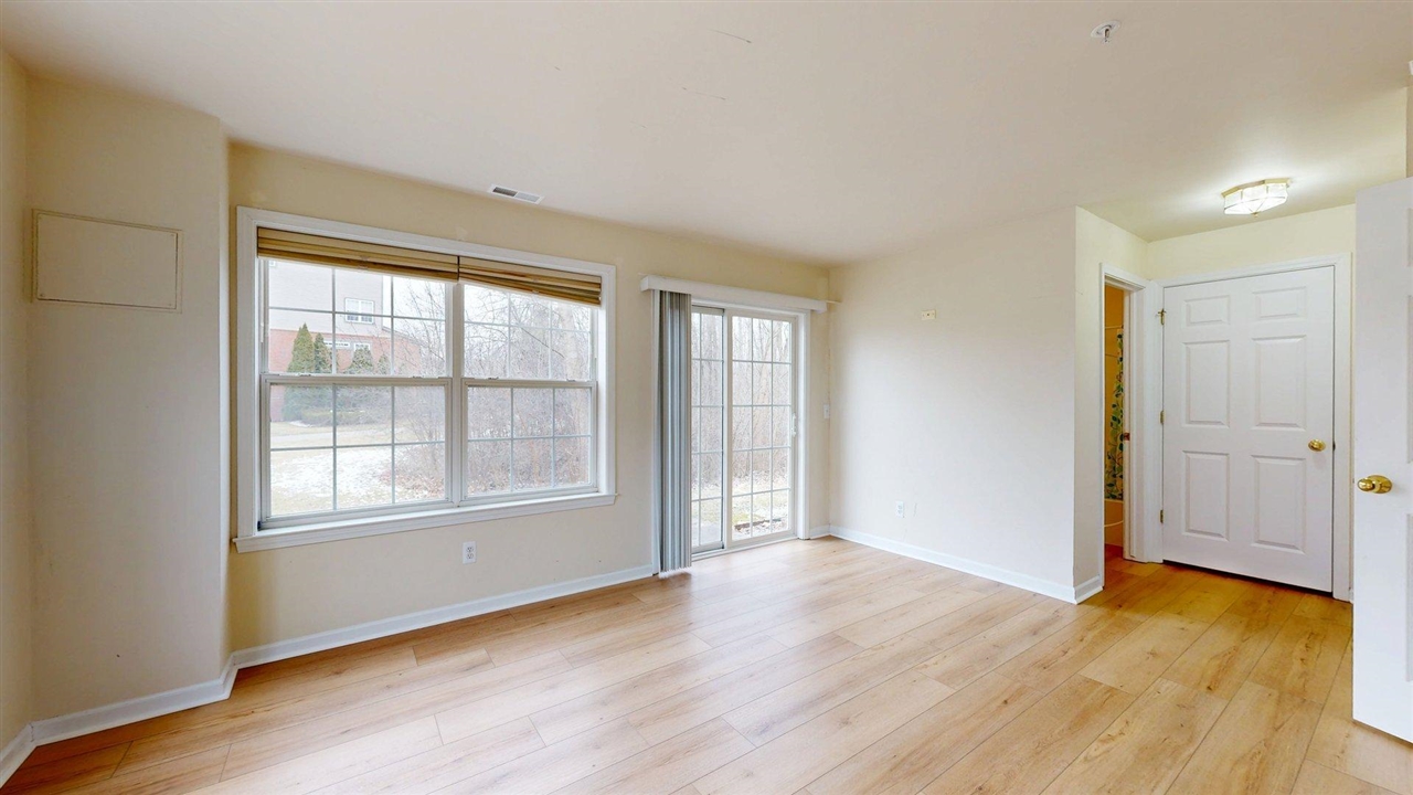 2890 Barclay Way, Ann Arbor, MI, 48105-9455