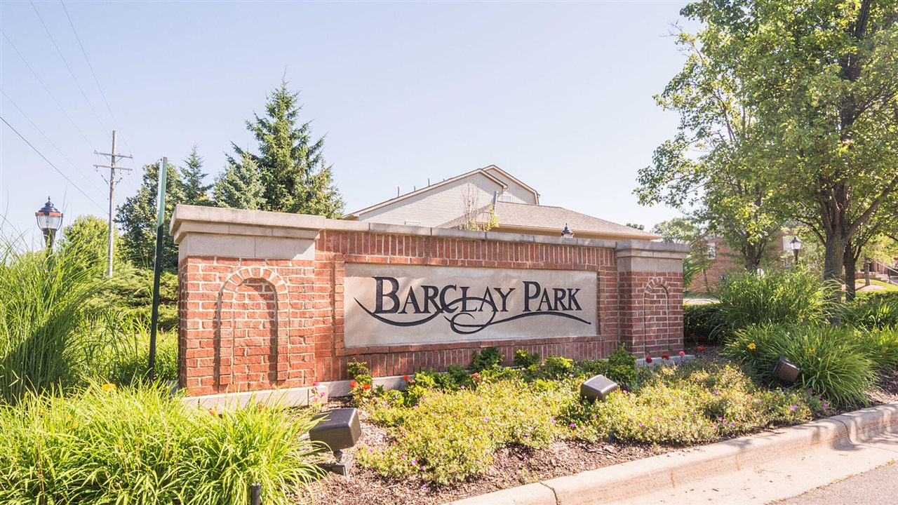 2890 Barclay Way, Ann Arbor, MI, 48105-9455