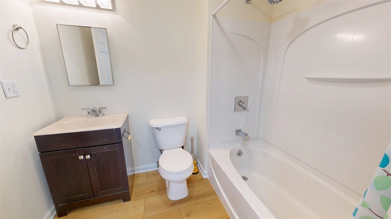 2890 Barclay Way, Ann Arbor, MI, 48105-9455