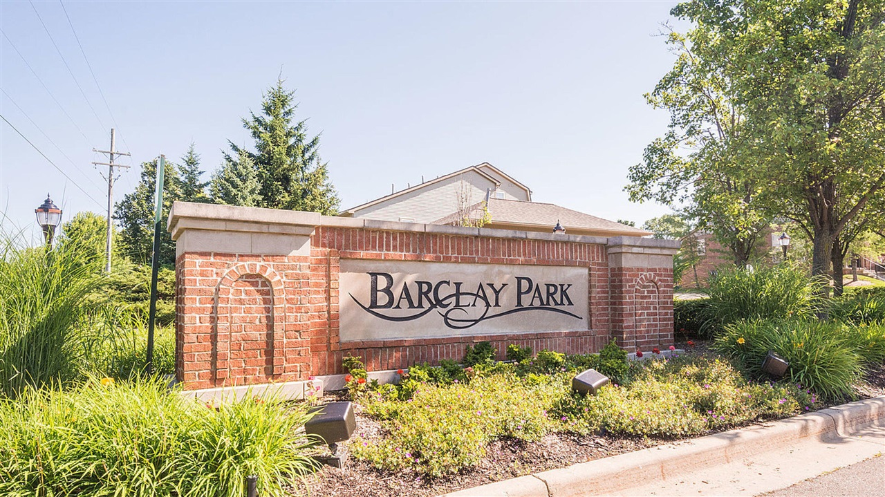 2890 Barclay Way, Ann Arbor, MI, 48105-9455