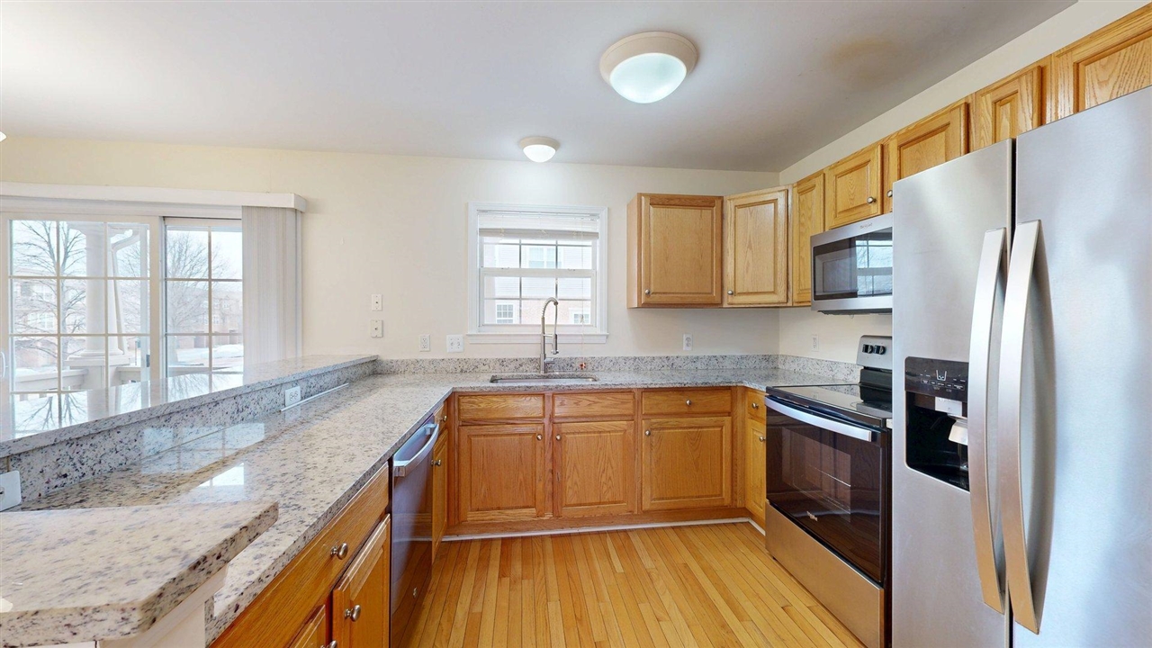 2890 Barclay Way, Ann Arbor, MI, 48105-9455