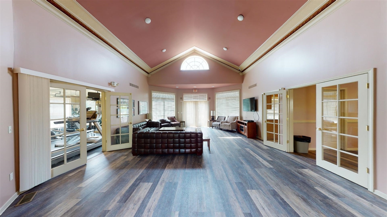 2890 Barclay Way, Ann Arbor, MI, 48105-9455