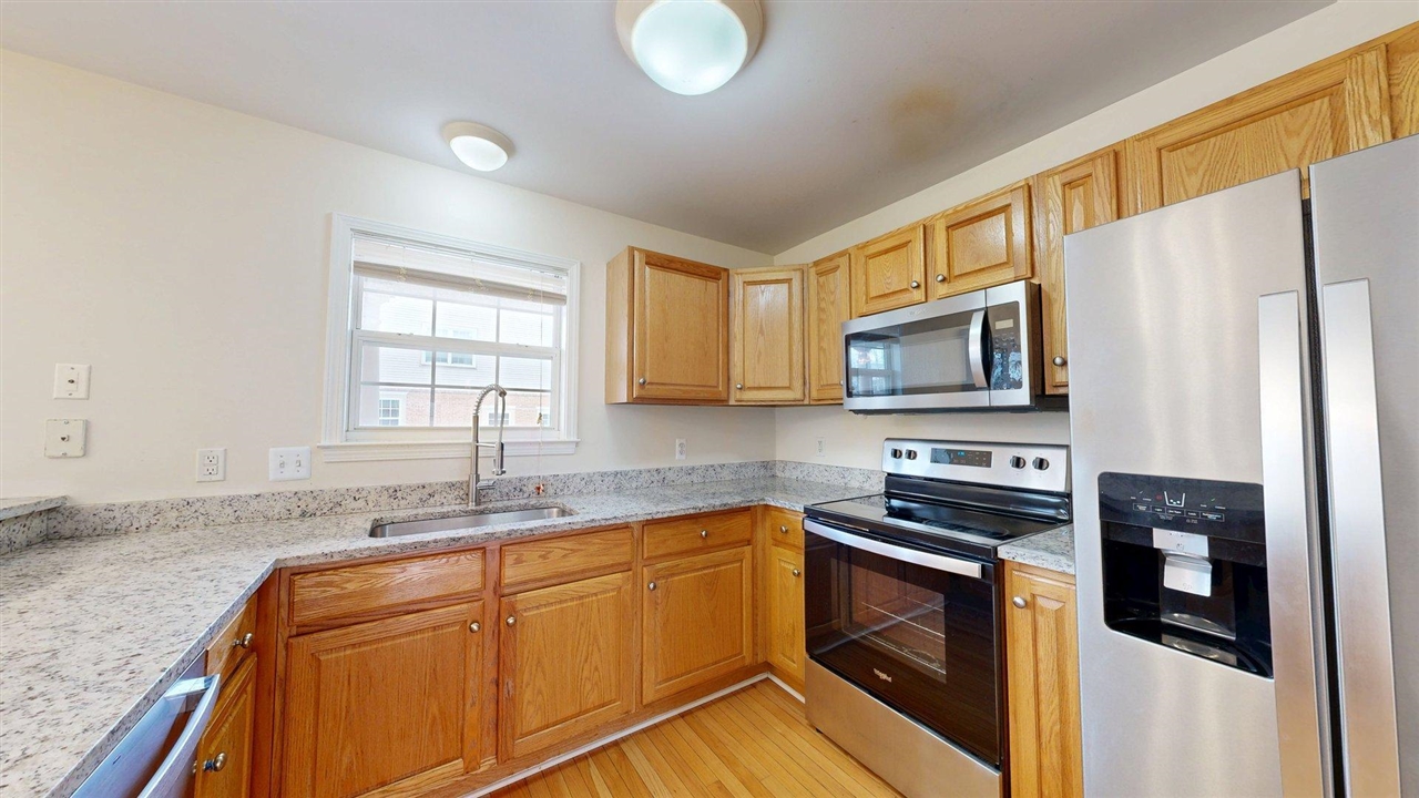 2890 Barclay Way, Ann Arbor, MI, 48105-9455