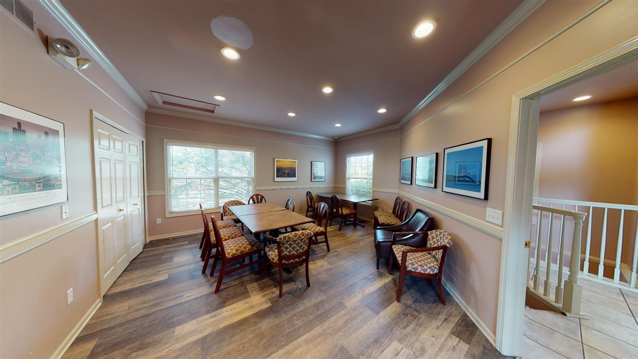 2890 Barclay Way, Ann Arbor, MI, 48105-9455