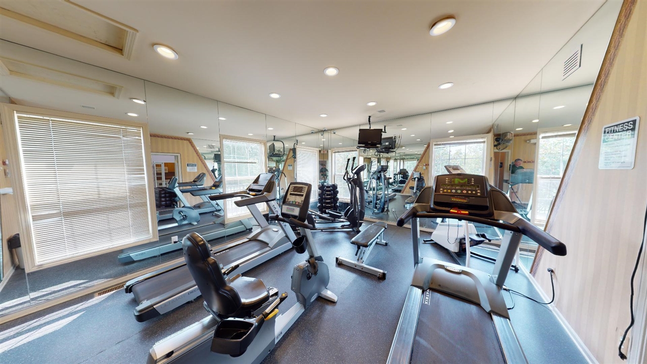 2890 Barclay Way, Ann Arbor, MI, 48105-9455