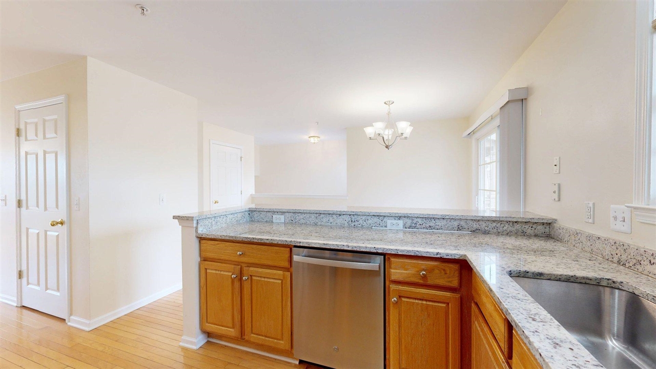 2890 Barclay Way, Ann Arbor, MI, 48105-9455