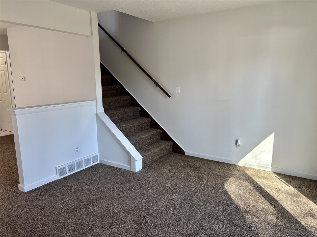 17312 Oak Street, Spring Lake, MI, 49456-1853