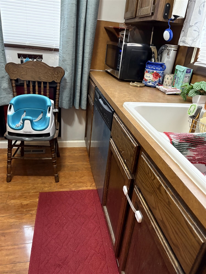 17312 Oak Street, Spring Lake, MI, 49456-1853