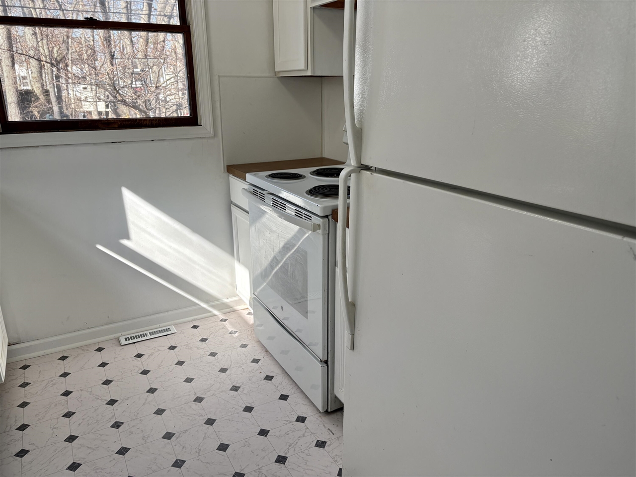 17312 Oak Street, Spring Lake, MI, 49456-1853