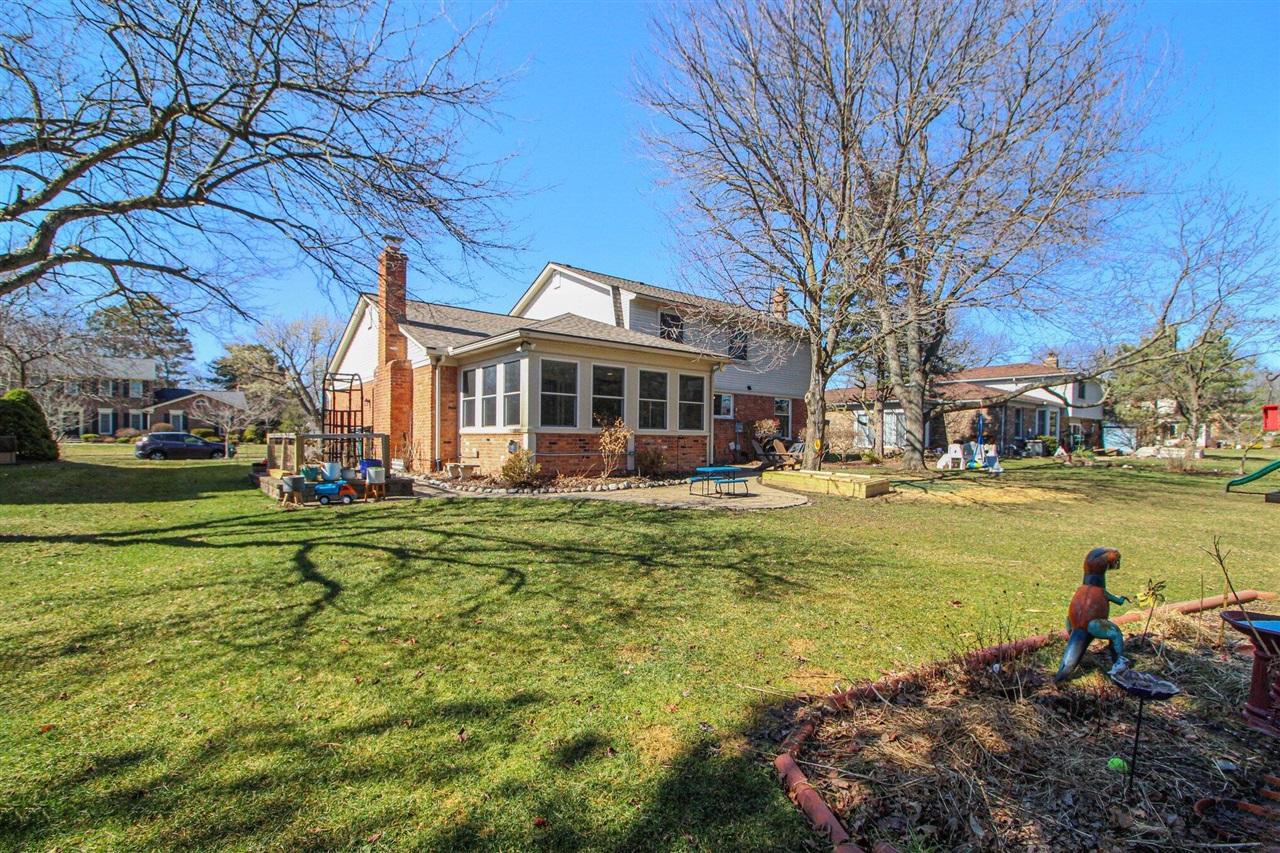 10030 Tennyson Drive, Plymouth, MI, 48170-3646