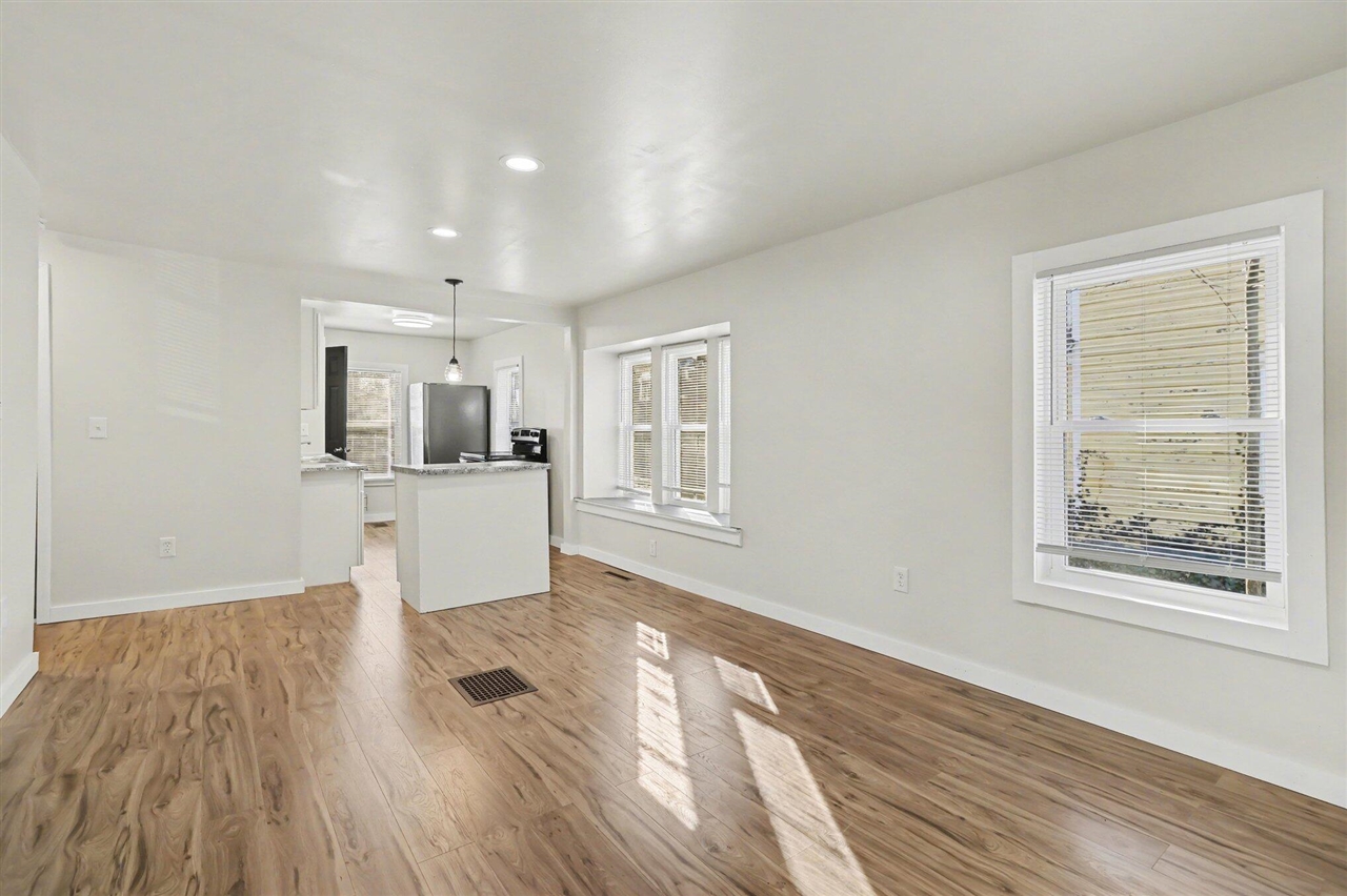 620 Charlotte Avenue, Kalamazoo, MI, 49048-1806