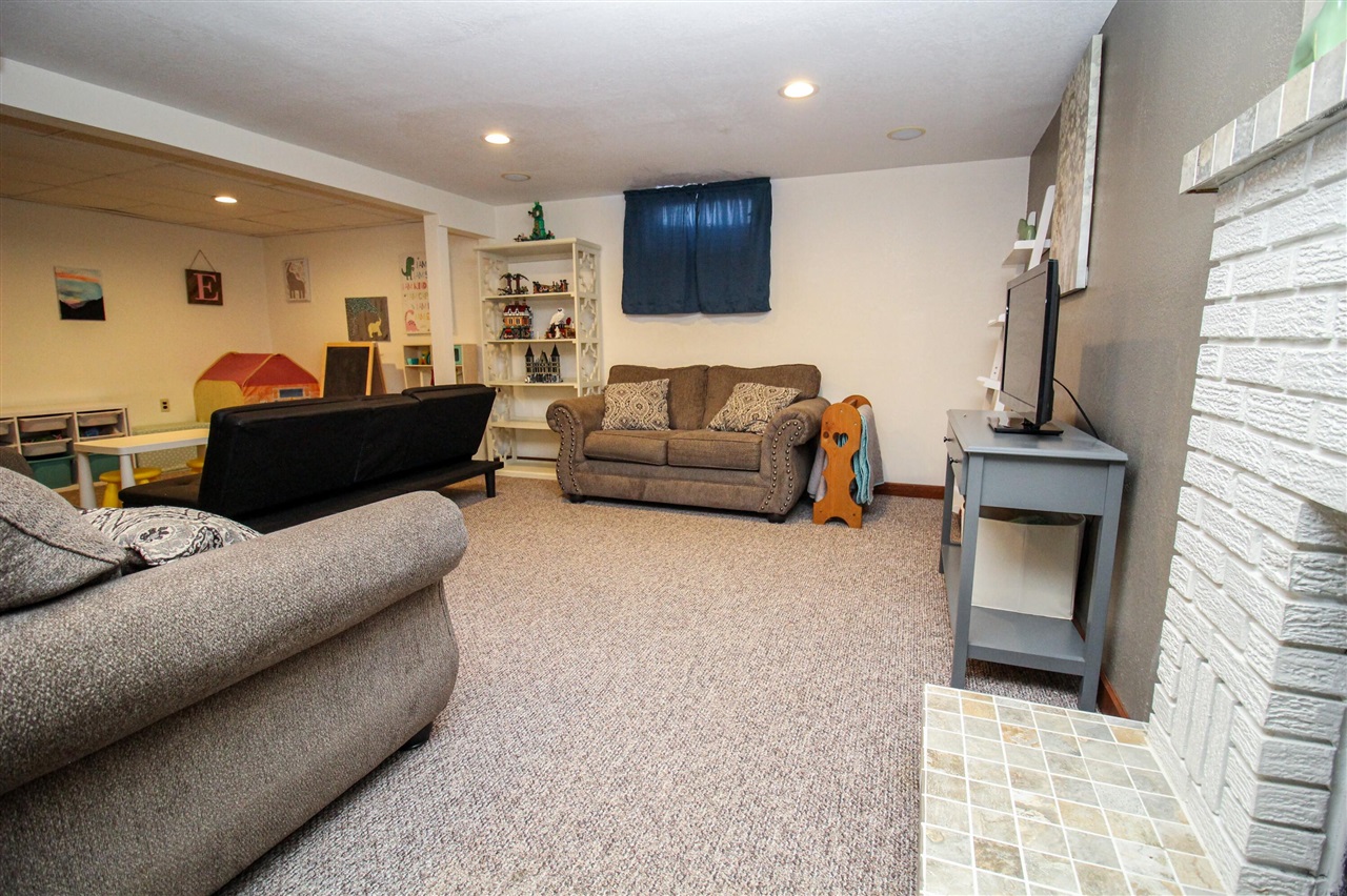 708 Wilshire Drive, Sturgis, MI, 49091-8820