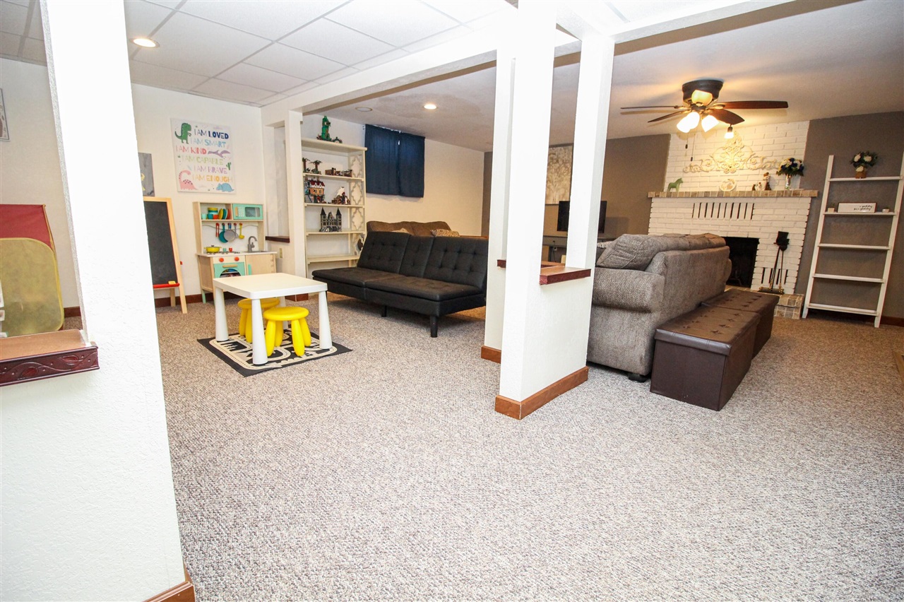 708 Wilshire Drive, Sturgis, MI, 49091-8820