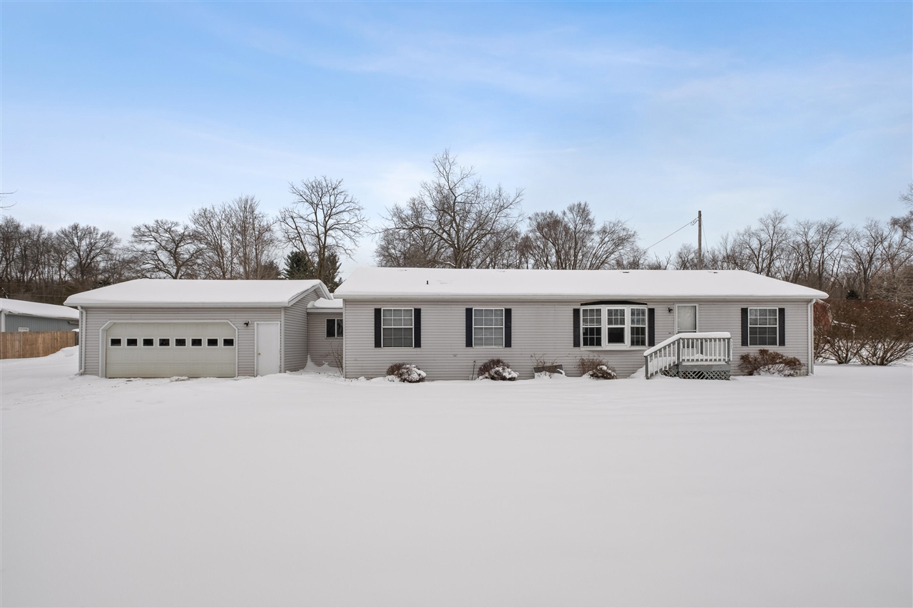 11310 W Bluewater Highway, Lowell, MI, 49331-8701