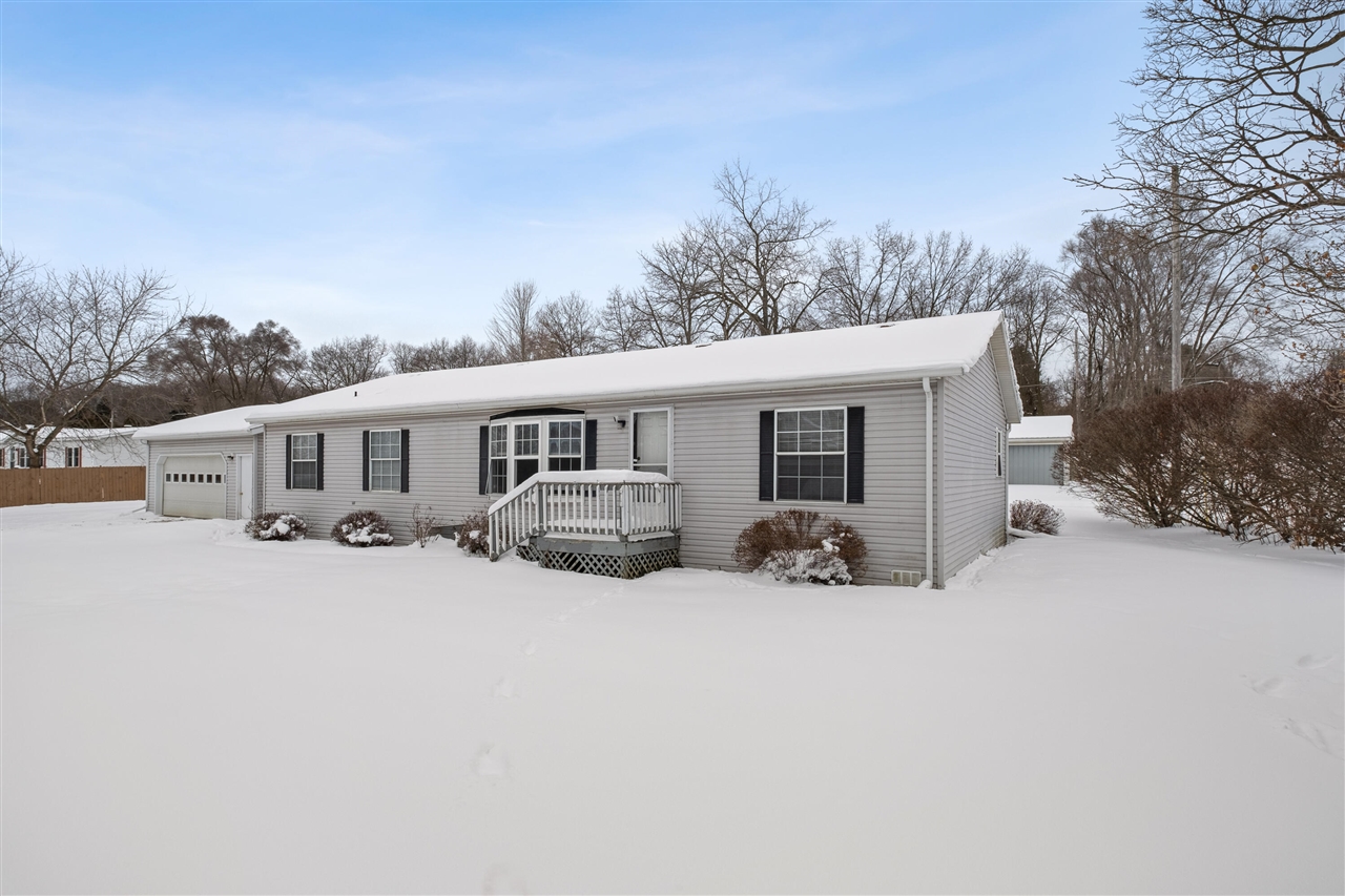 11310 W Bluewater Highway, Lowell, MI, 49331-8701