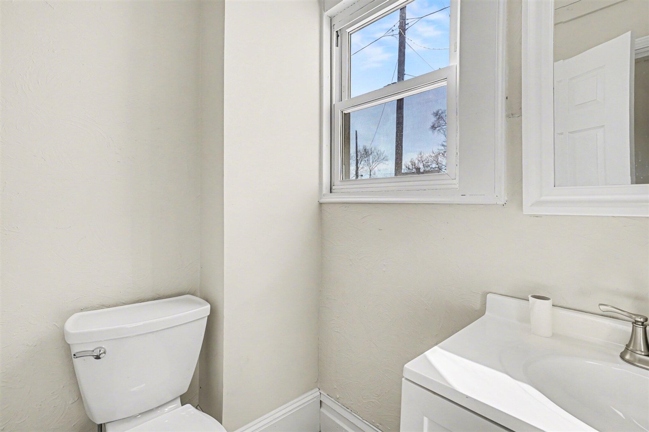 1607 E Michigan Avenue, Kalamazoo, MI, 49048