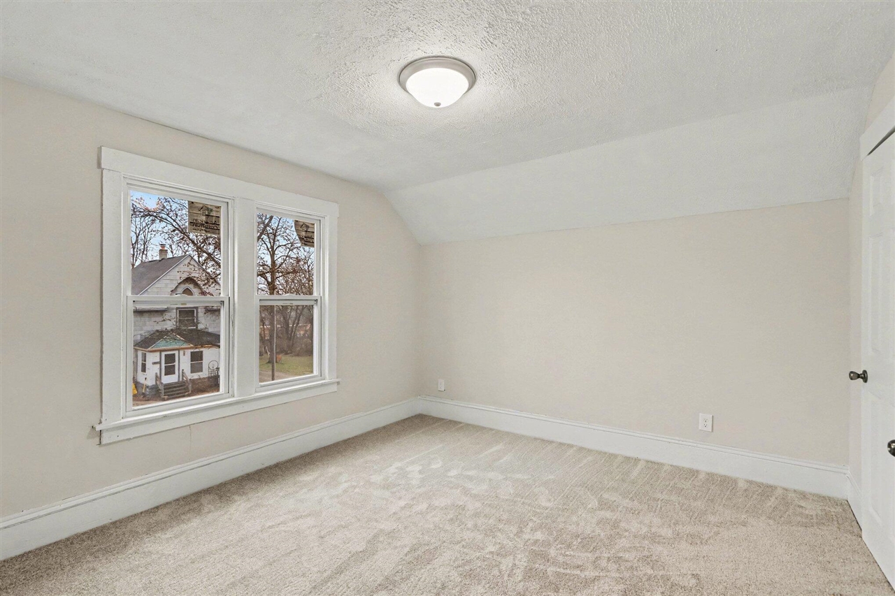 1607 E Michigan Avenue, Kalamazoo, MI, 49048