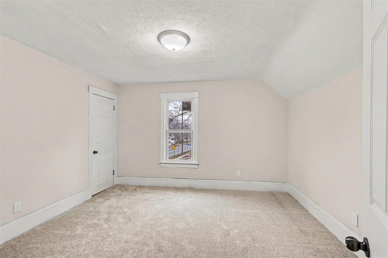 1607 E Michigan Avenue, Kalamazoo, MI, 49048