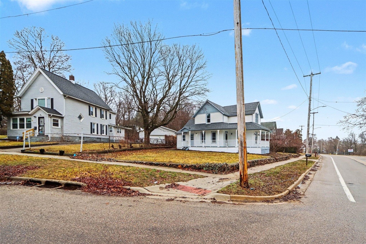 1607 E Michigan Avenue, Kalamazoo, MI, 49048
