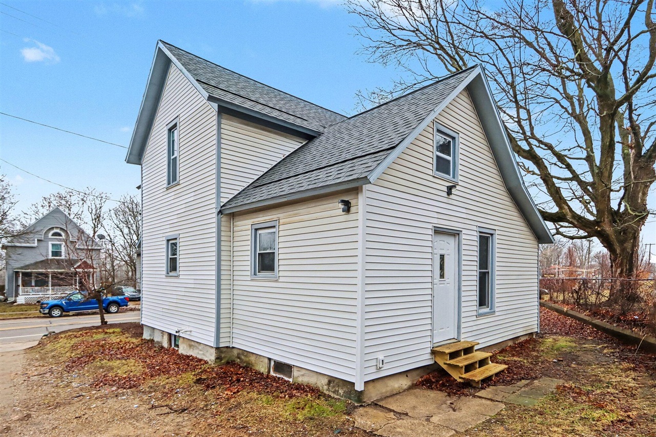 1607 E Michigan Avenue, Kalamazoo, MI, 49048