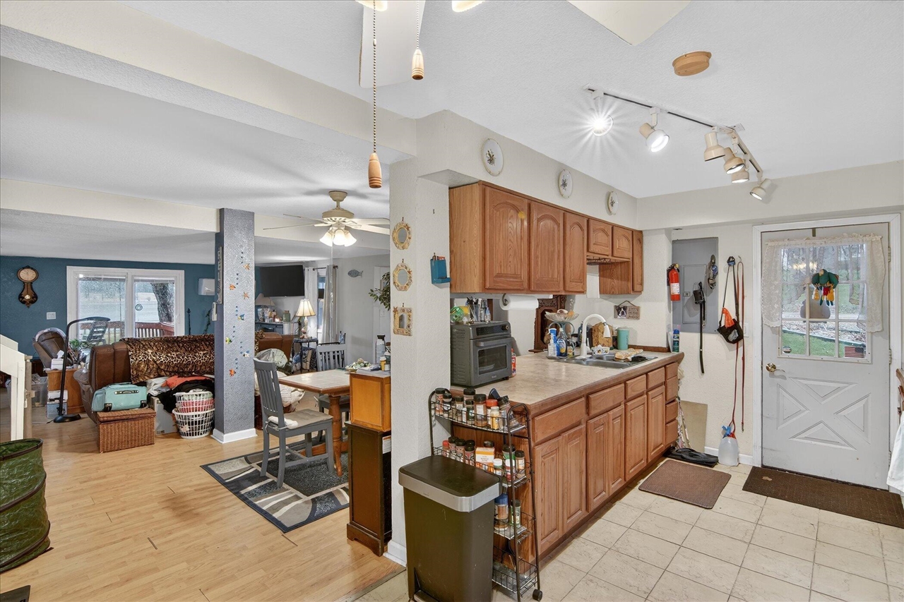 9621 Lakeview Drive, Jerome, MI, 49249-9441