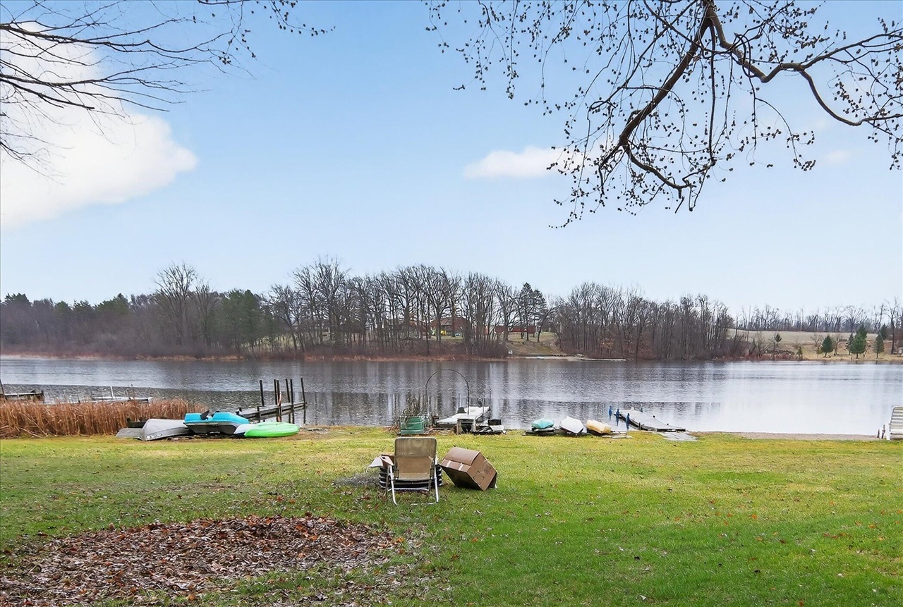 9621 Lakeview Drive, Jerome, MI, 49249-9441