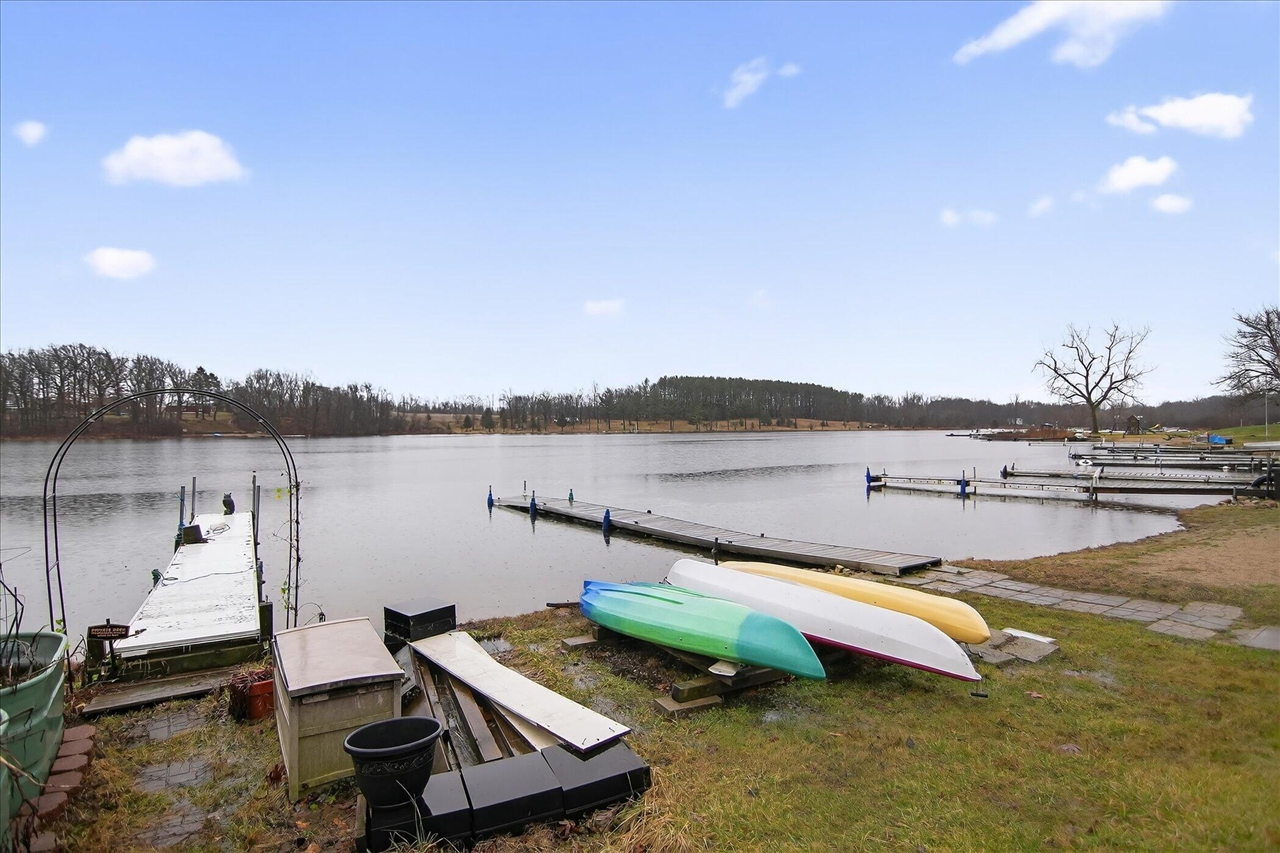 9621 Lakeview Drive, Jerome, MI, 49249-9441