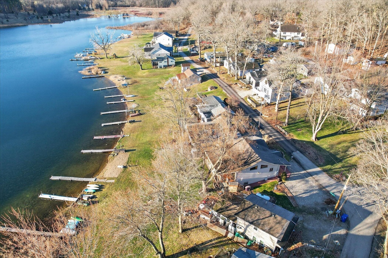 9621 Lakeview Drive, Jerome, MI, 49249-9441