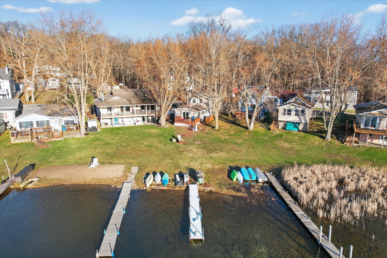 9621 Lakeview Drive, Jerome, MI, 49249-9441