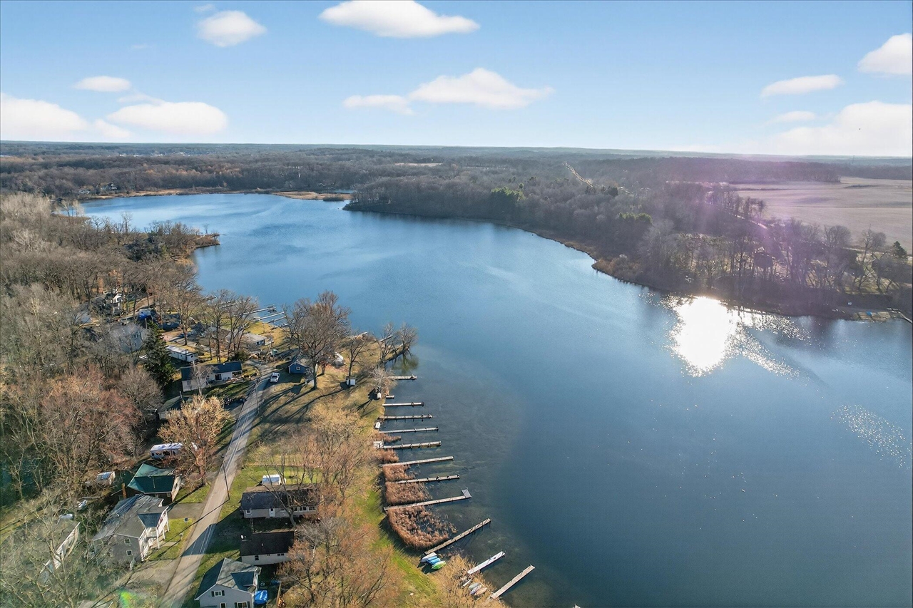 9621 Lakeview Drive, Jerome, MI, 49249-9441