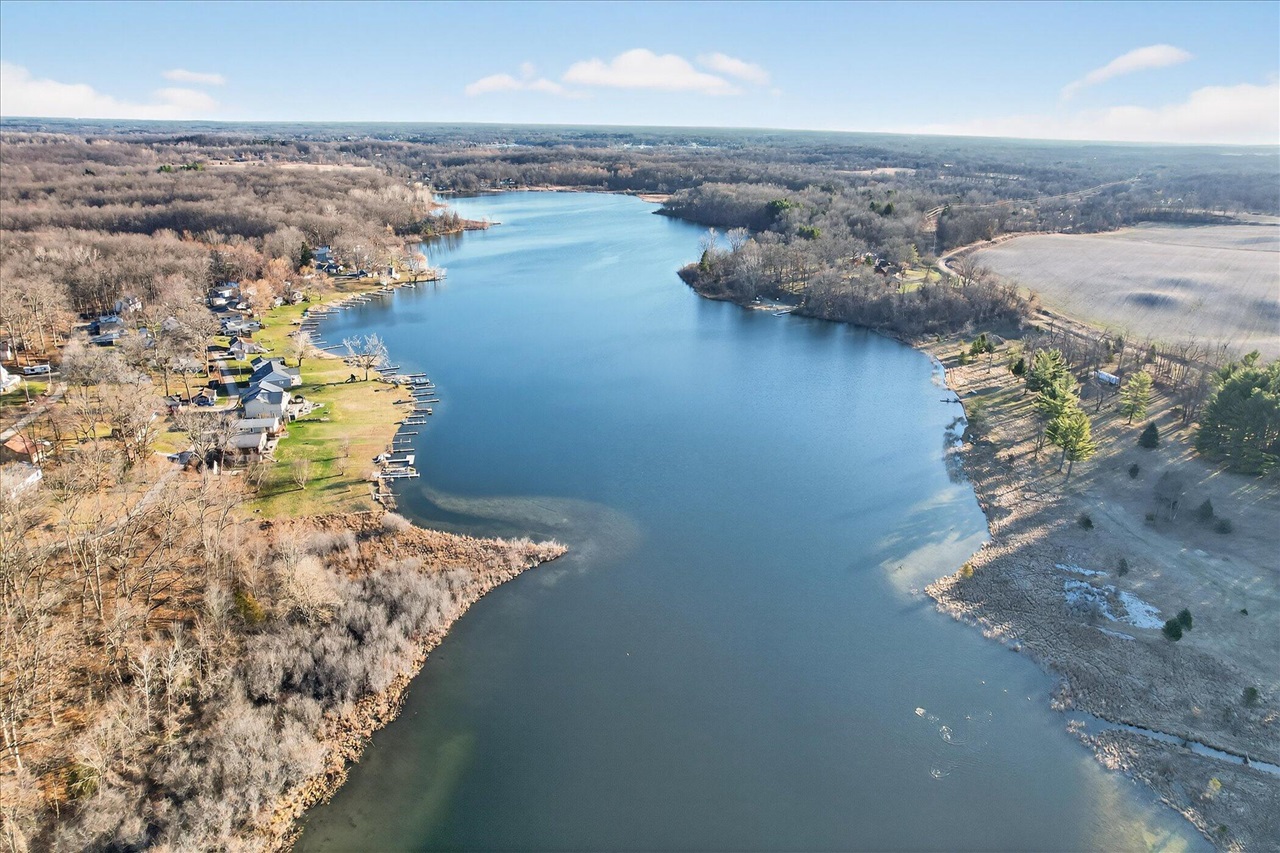 9621 Lakeview Drive, Jerome, MI, 49249-9441