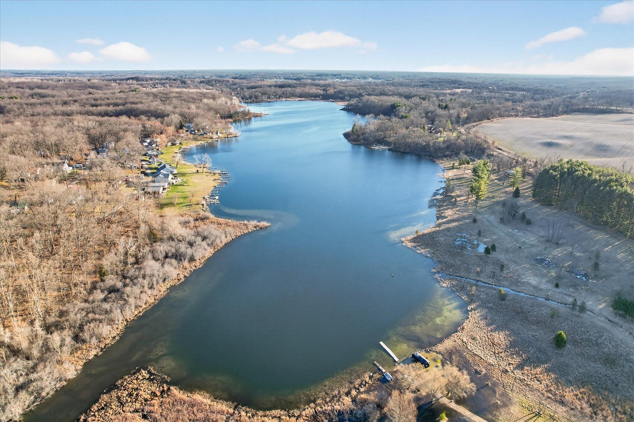 9621 Lakeview Drive, Jerome, MI, 49249-9441