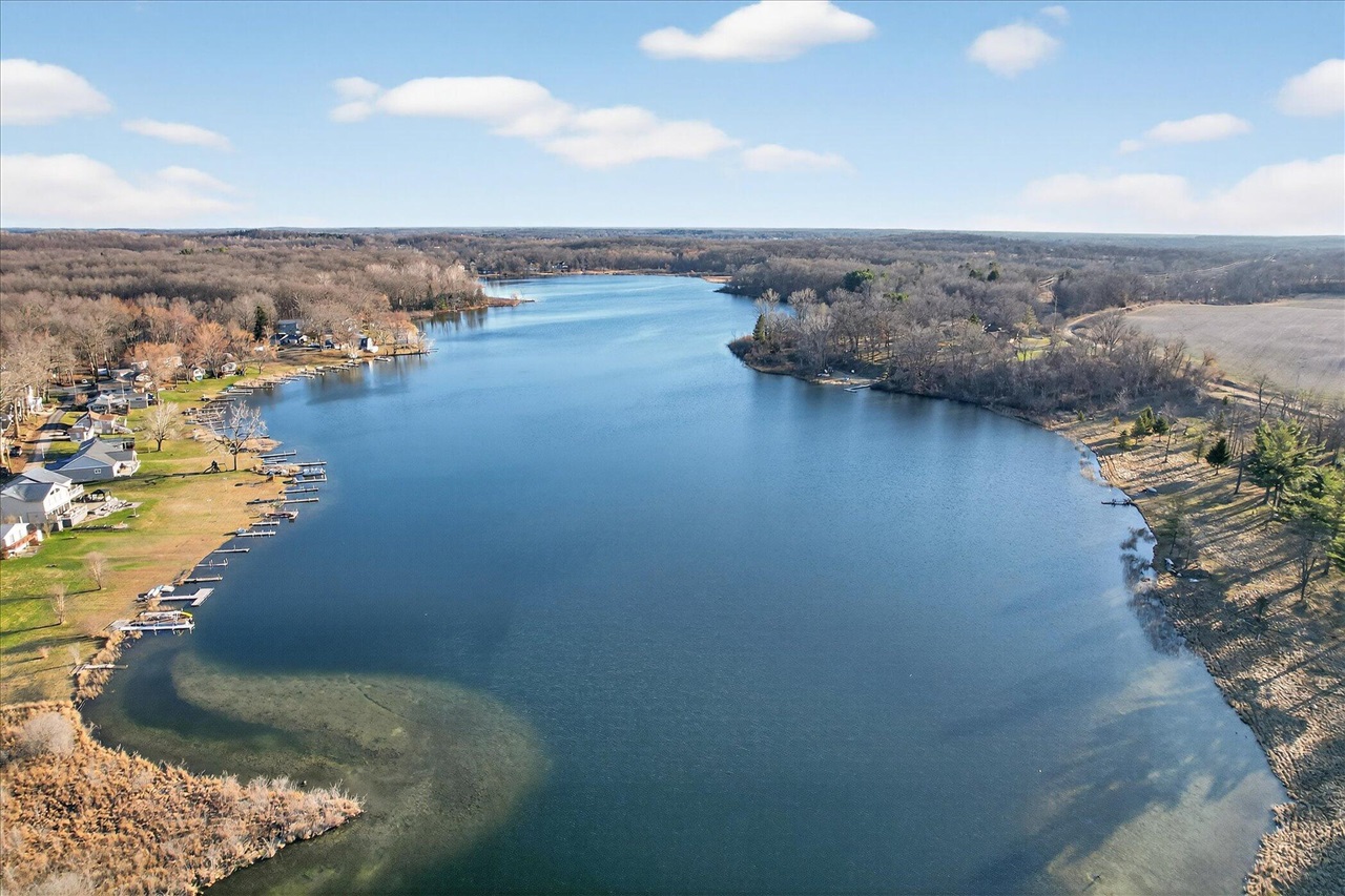 9621 Lakeview Drive, Jerome, MI, 49249-9441