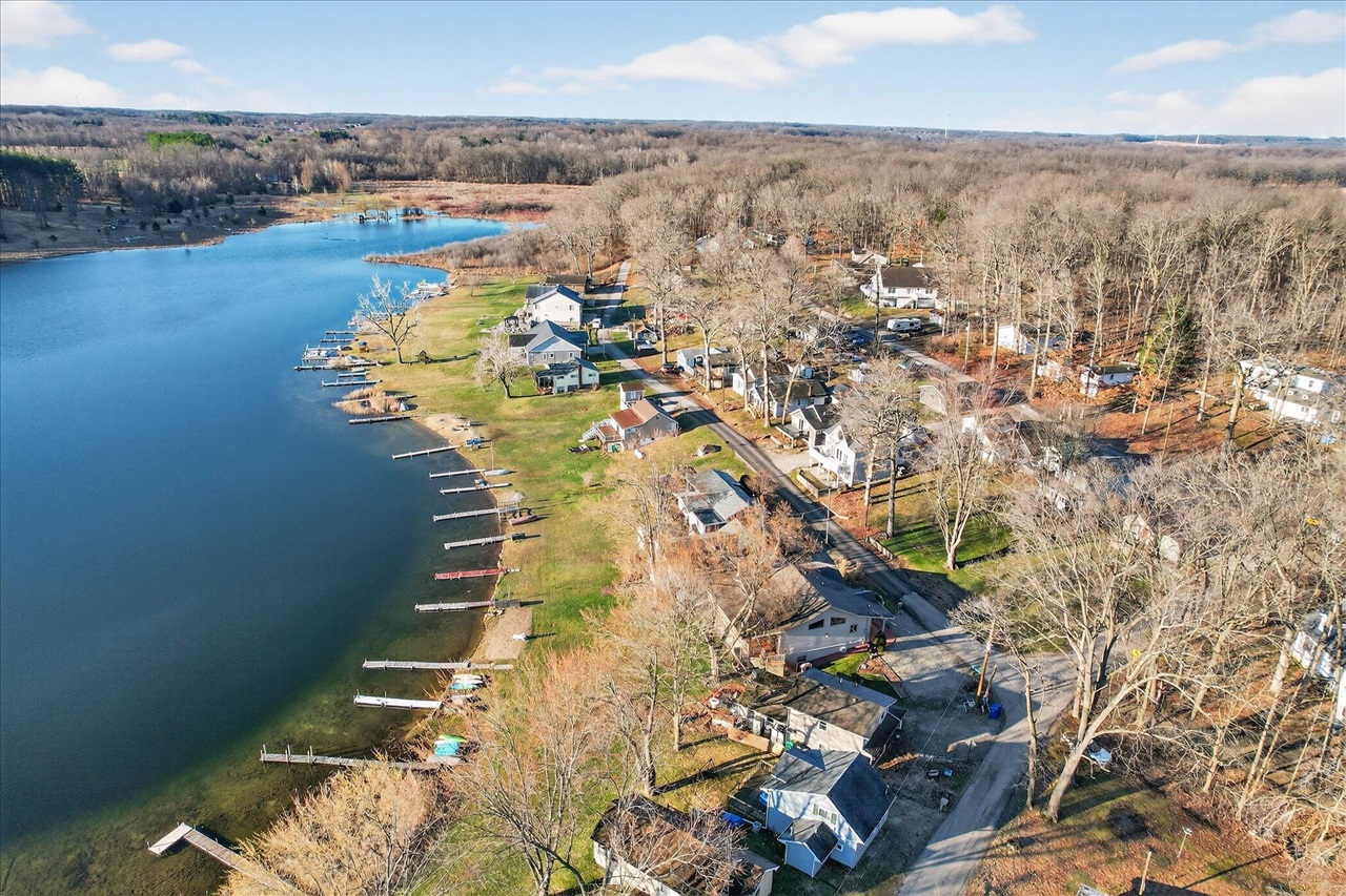 9621 Lakeview Drive, Jerome, MI, 49249-9441