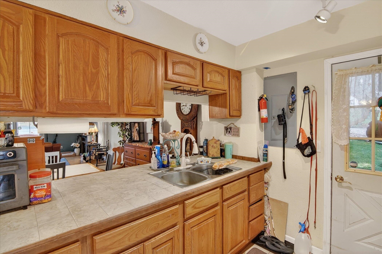 9621 Lakeview Drive, Jerome, MI, 49249-9441