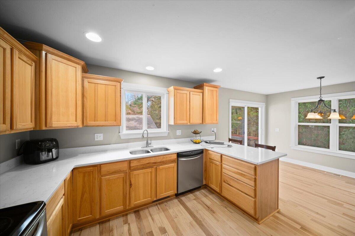 863 Cedar Woods Trail, Muskegon, MI, 49441-5984