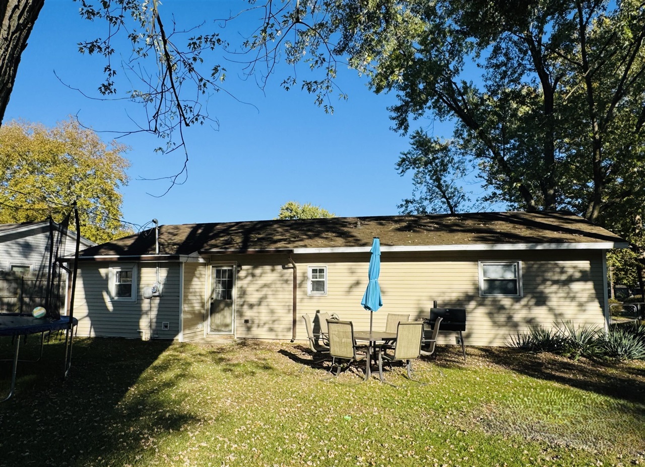 2420 Floral Drive, Niles, MI, 49120-4570