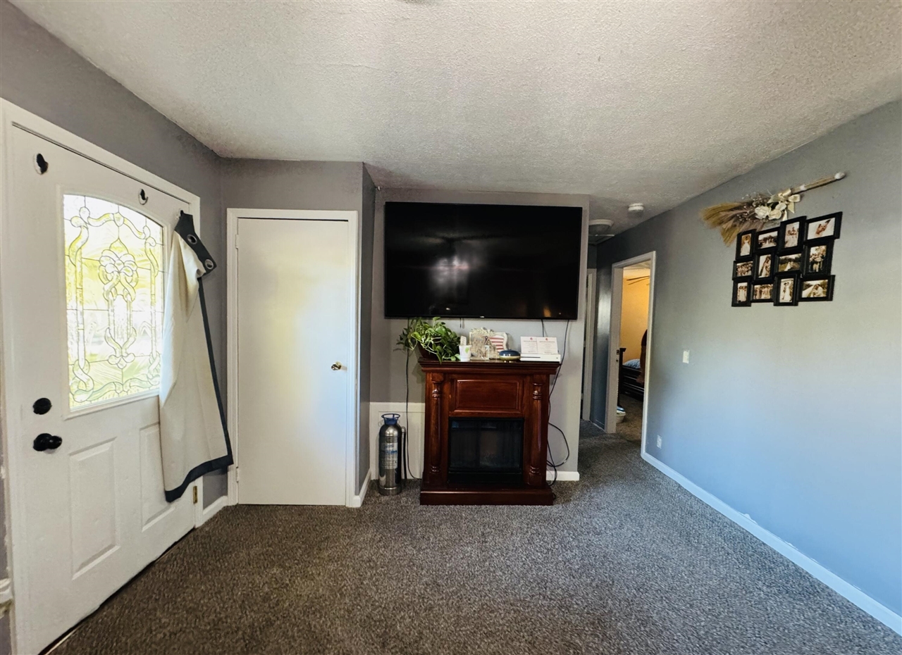 2420 Floral Drive, Niles, MI, 49120-4570