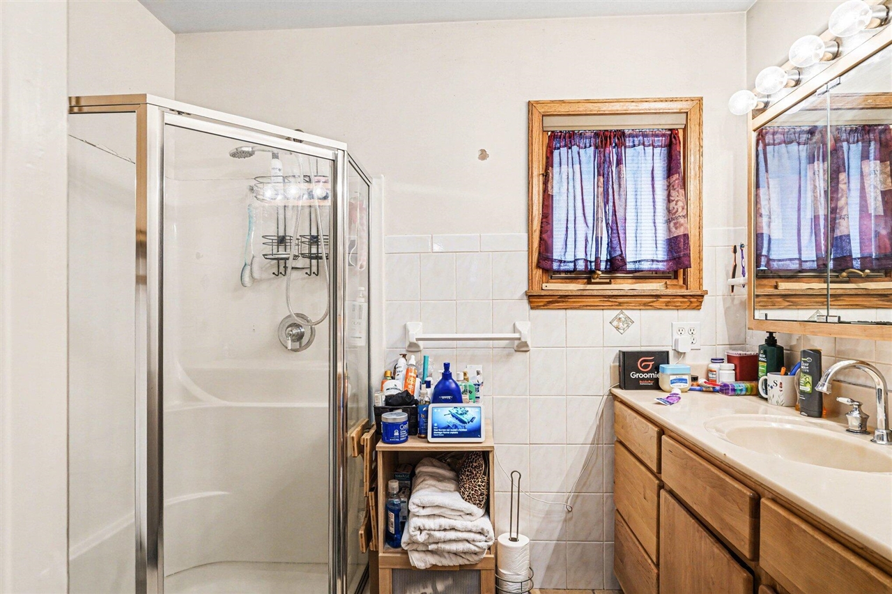 145 Pleasantview Drive, Battle Creek, MI, 49017-3327