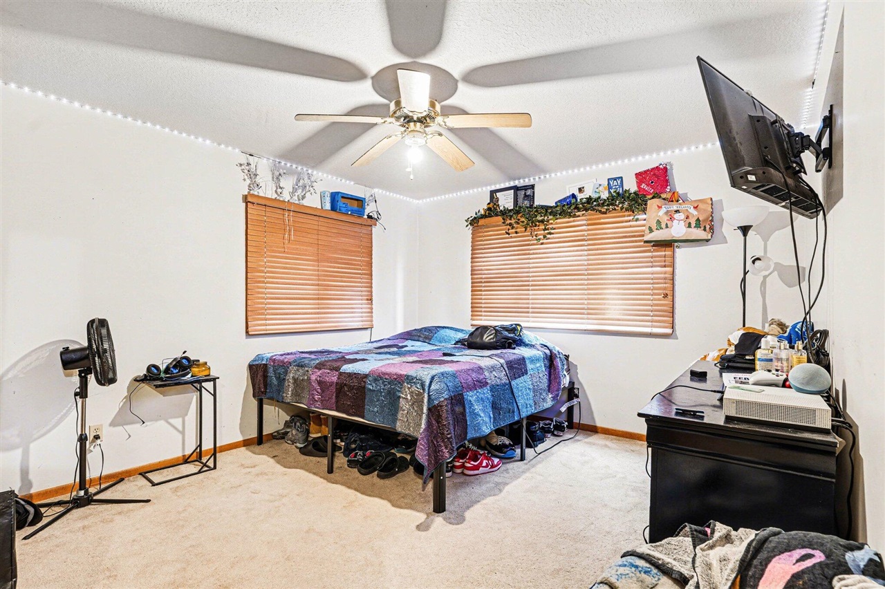 145 Pleasantview Drive, Battle Creek, MI, 49017-3327