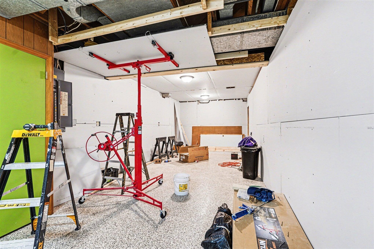 145 Pleasantview Drive, Battle Creek, MI, 49017-3327