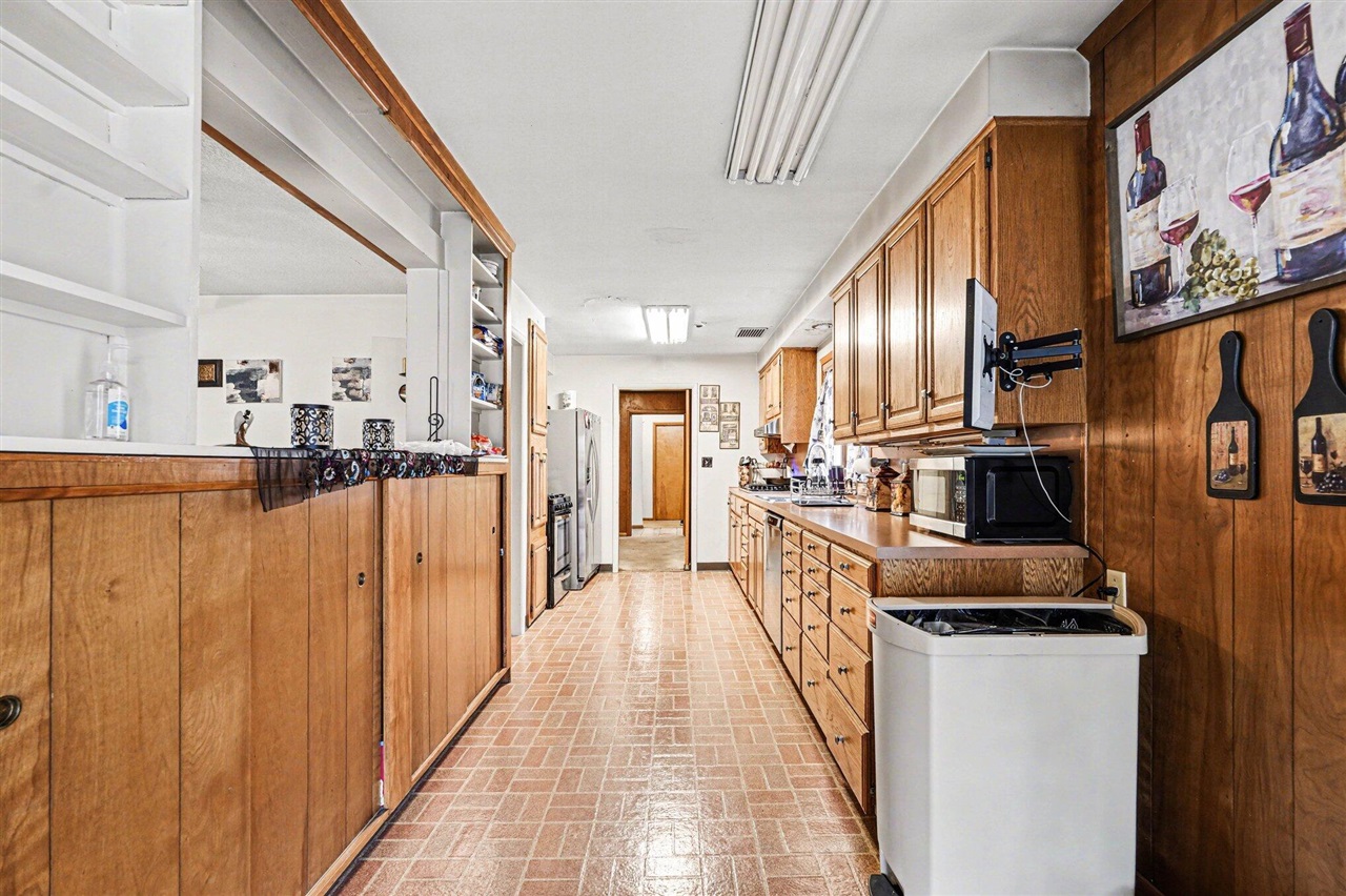 145 Pleasantview Drive, Battle Creek, MI, 49017-3327