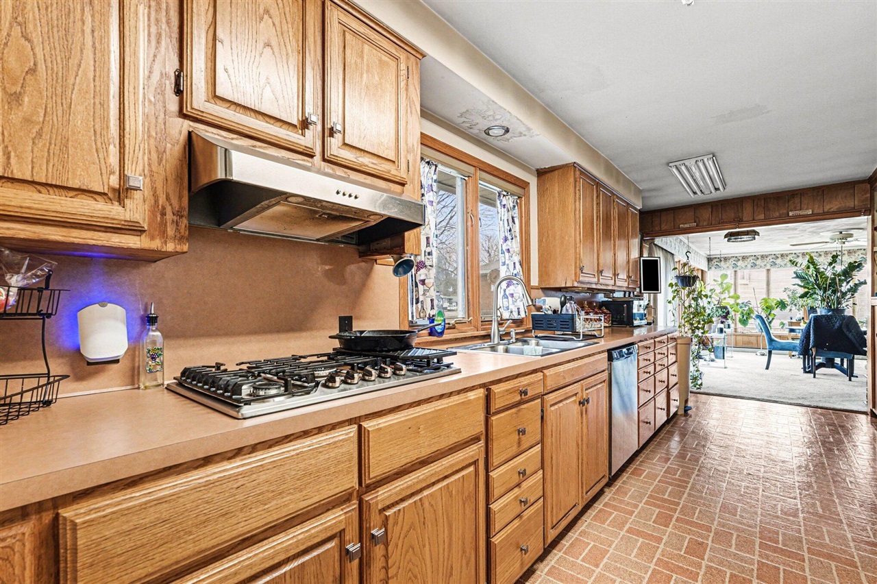 145 Pleasantview Drive, Battle Creek, MI, 49017-3327