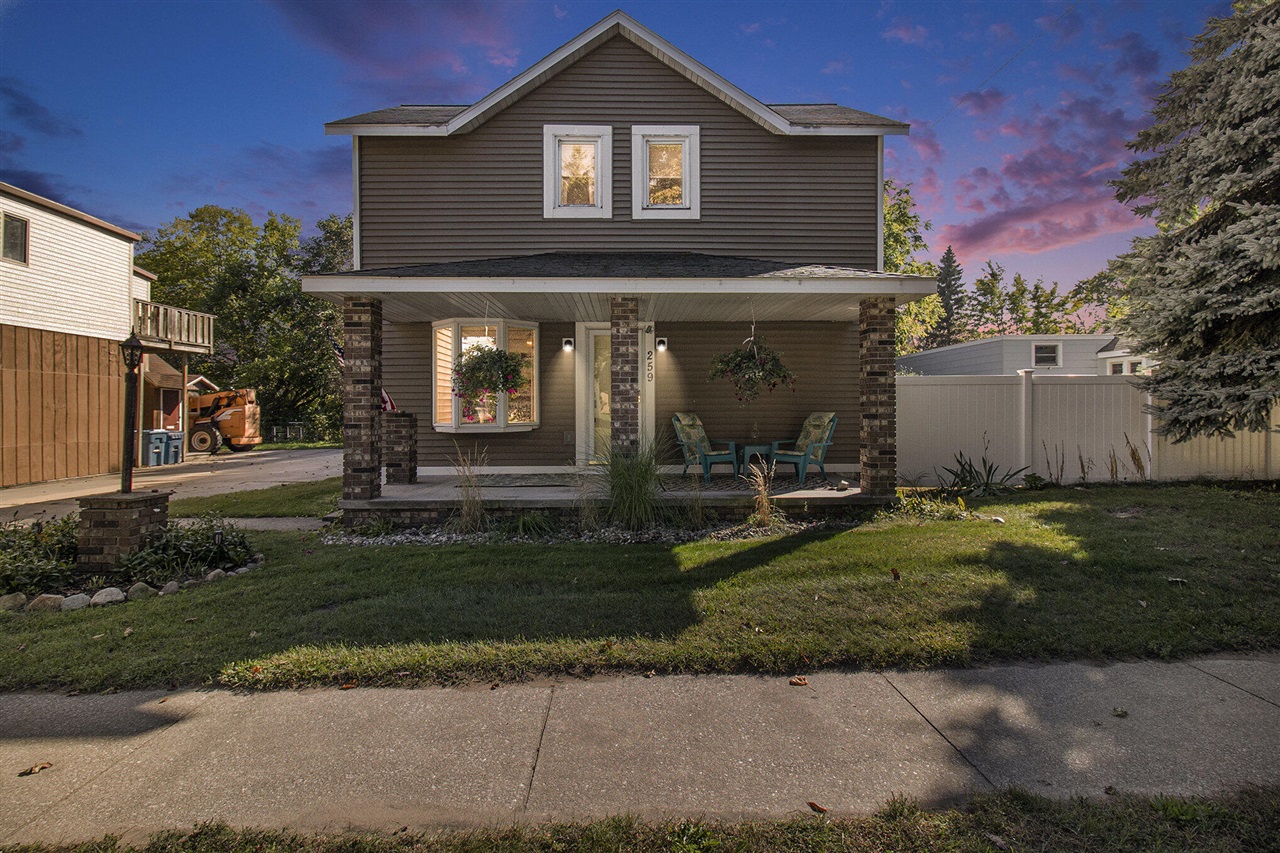 259 5th Avenue, Manistee, MI, 49660-1353